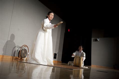  Voyage to the Sun: Exploring Quantum Physics Through Korean Storytelling